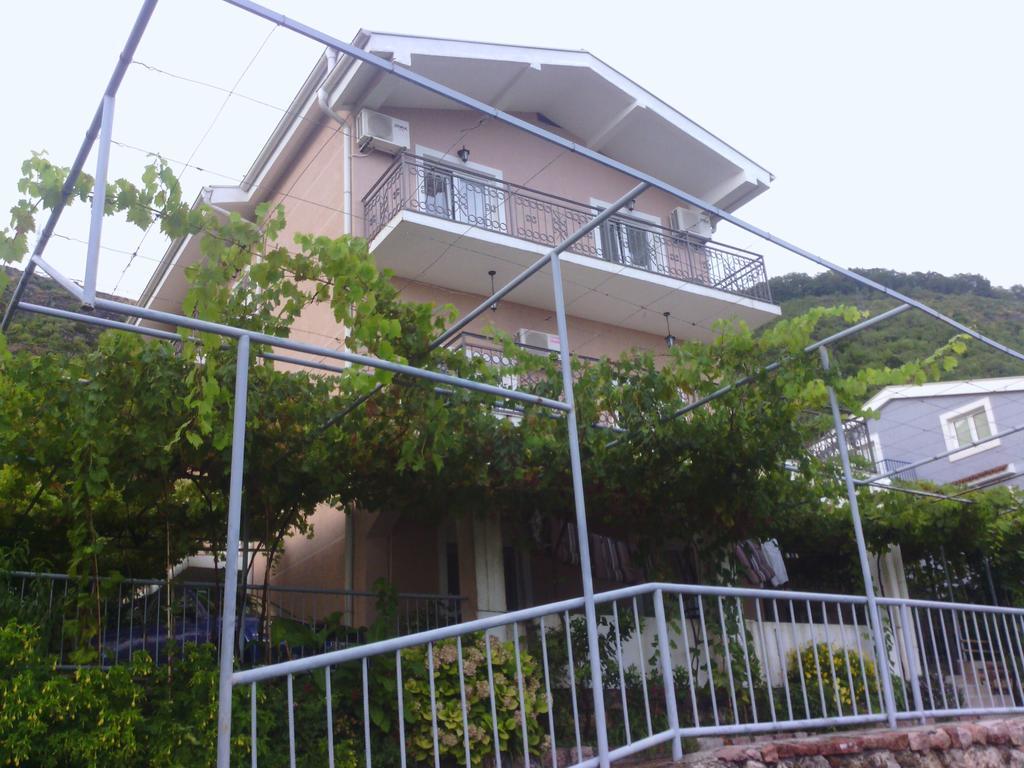 Apartments Mitrovic Podlicak สเวติ สเตฟาน ห้อง รูปภาพ